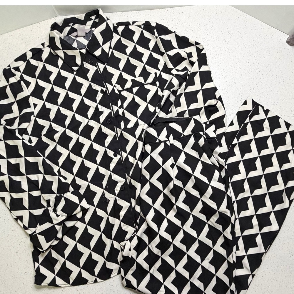 H&M Geometric Diamond Print 2 Piece Set Shirt and Wide Leg Pants Black White S